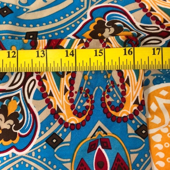 California woman pant colorful beach - Picture 7 of 10